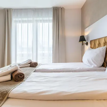 Amber Park & Olivina Park- Thai * נישורזה