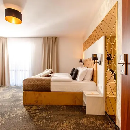 אתר נופש Amber Park & Olivina Park- Thai