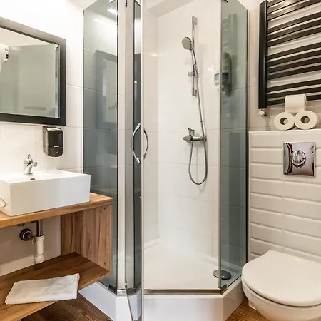 Amber Park & Olivina Park- Thai * נישורזה