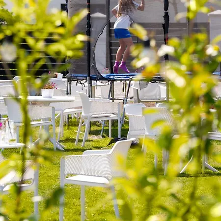 Amber Park & Olivina Park- Thai *